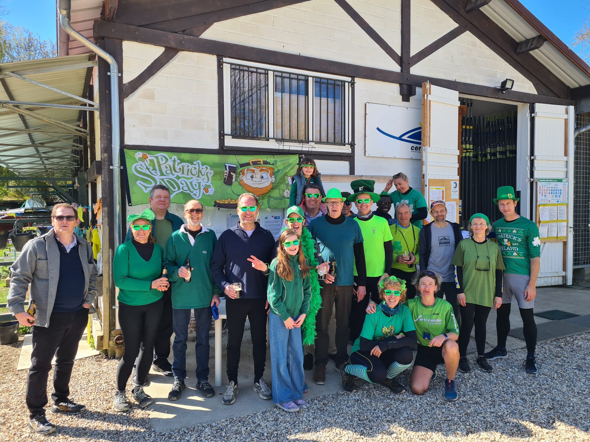 La Saint Patrick sur la Seine : une rivière de vert et de bonne humeur