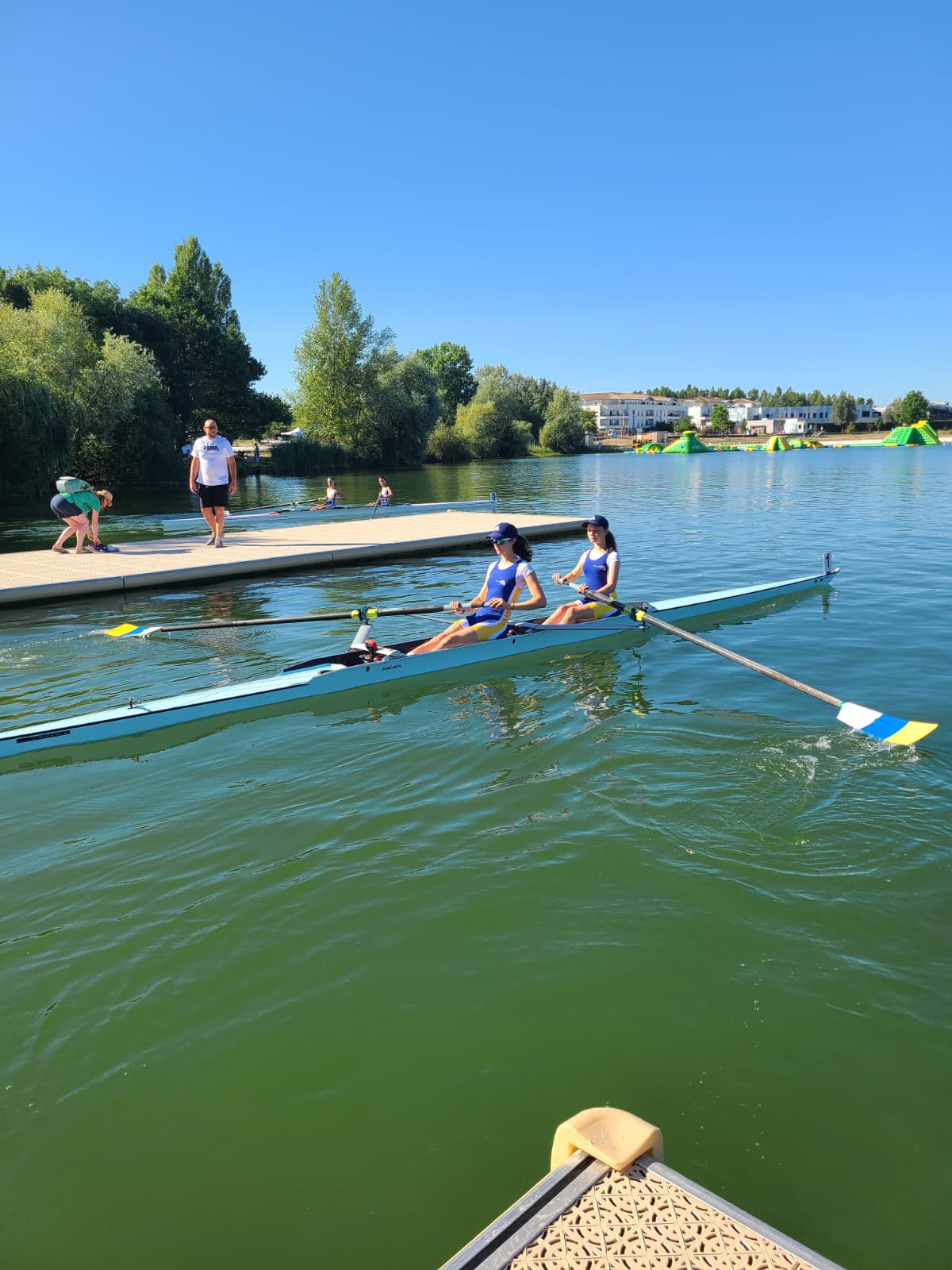 NL aout Libourne 2 filles sur eau